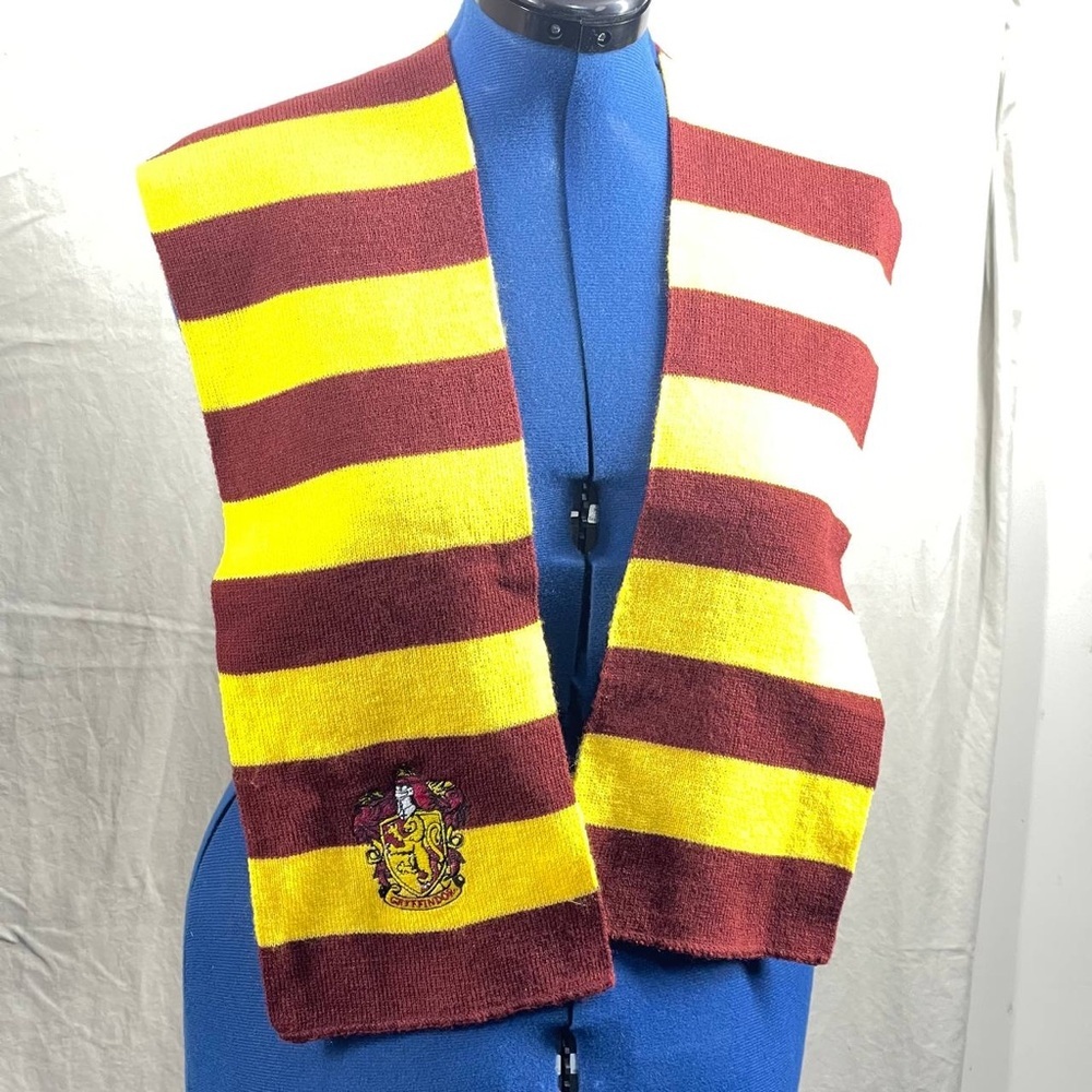 Harry Potter Gryffindor House Knit Scarf Wizarding World Noble Hogwarts